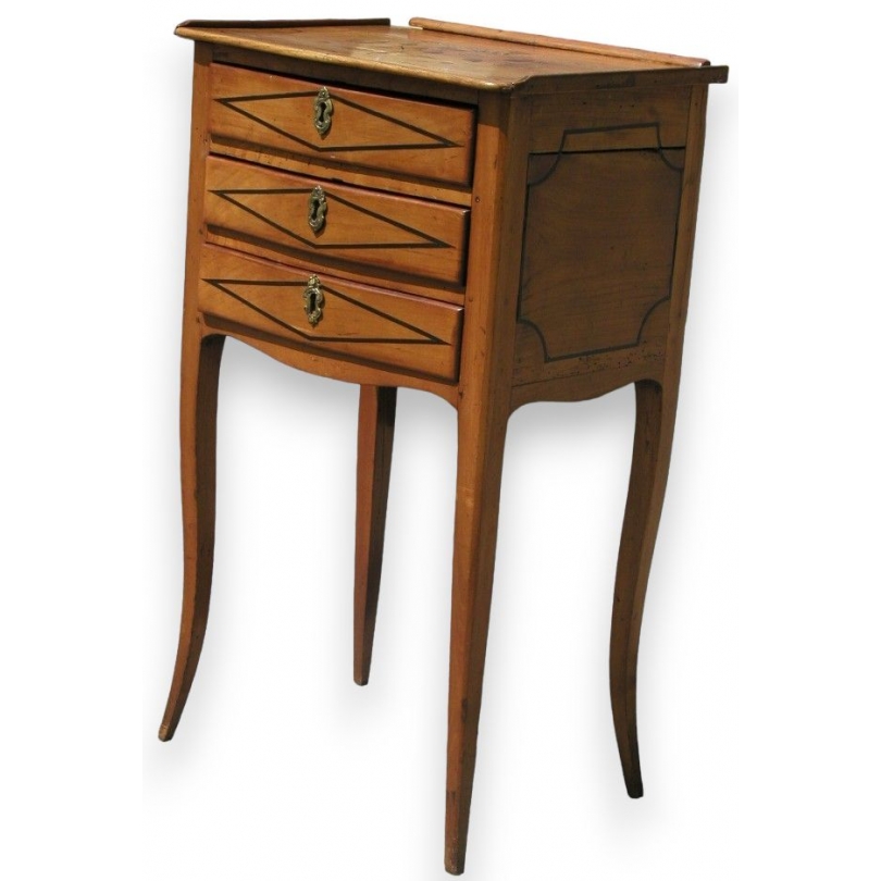 Bedside table with 3 drawers.