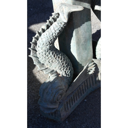  Fontaine en bronze à 2 étages "Enfant sur  Moinat SA  - Antiquités décoration