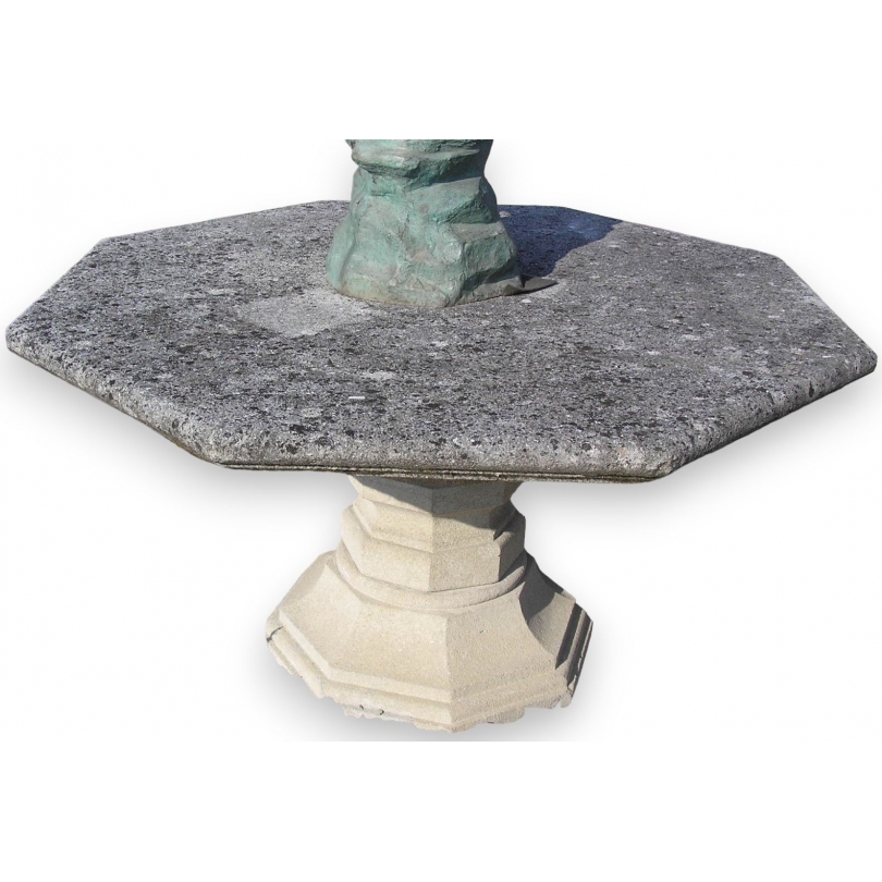Table octogonale en pierre