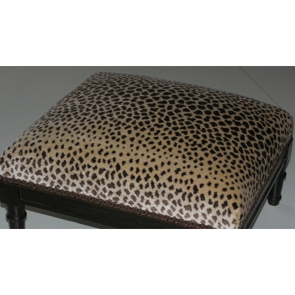 Directoire-style stool, in beech. France. Available from  Moinat SA  – Antiques and home décor