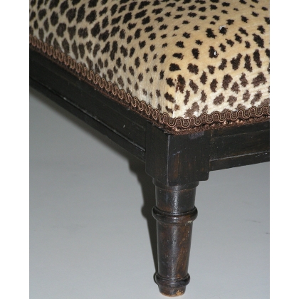 Directoire-style stool, in beech. France. Available from  Moinat SA  – Antiques and home décor