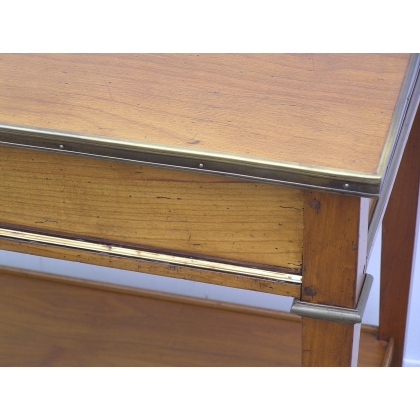  Petite table style Directoire, à 1 sur  Moinat SA  - Antiquités décoration