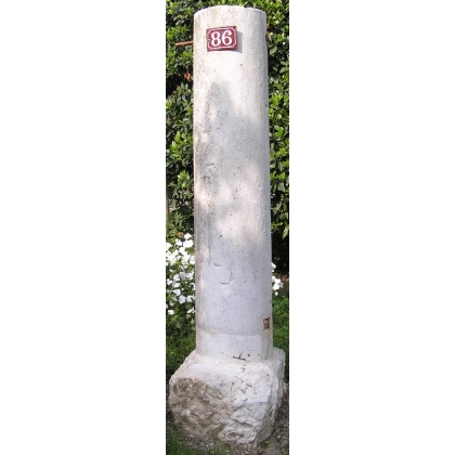  Paire de colonne en pierre du Jura sur  Moinat SA  - Antiquités décoration