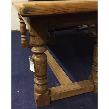  Table style Louis XIII anglaise en pin sur  Moinat SA  - Antiquités décoration