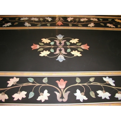  Plateau de table en marbre noir, décor sur  Moinat SA  - Antiquités décoration