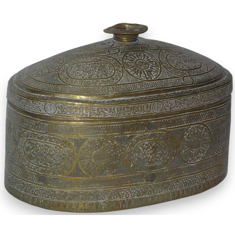 Iranian oval brass box, engraved by  Moinat SA  - Antiques and decorative items
