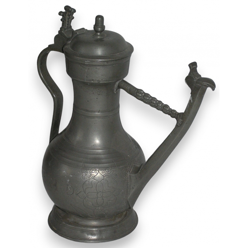 Bernese channe, made of pewter. By  Moinat SA  – Antiques and decorative items