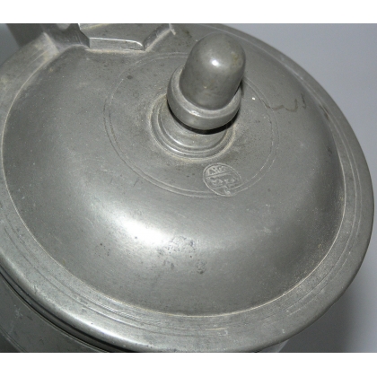 Bernese channe, made of pewter. By  Moinat SA  – Antiques and decorative items
