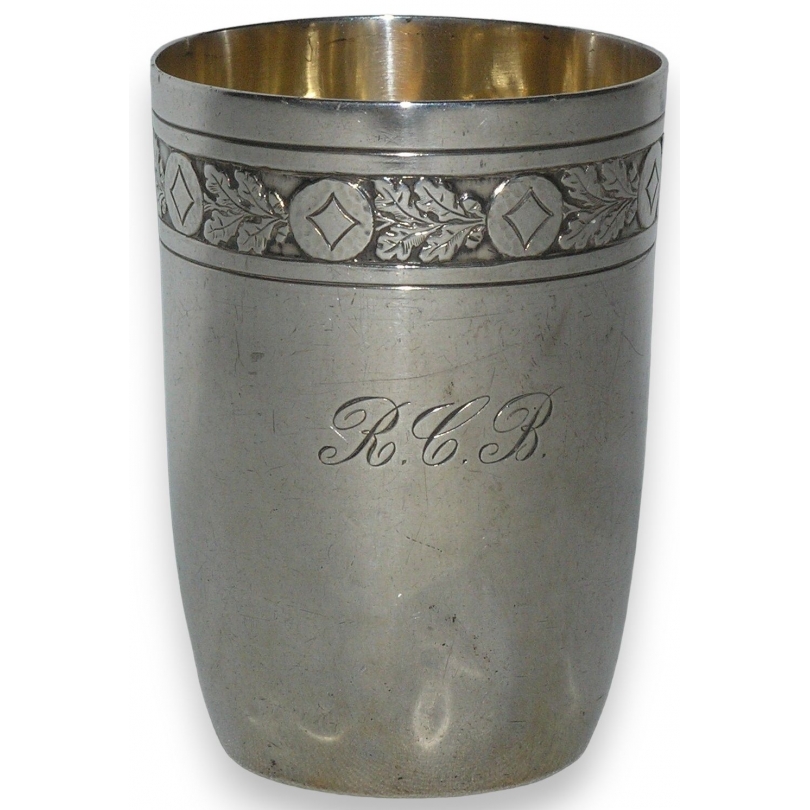 Gobelet, en argent 800. Monogrammé RCB.