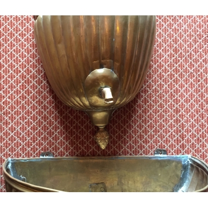 Dutch wall-mounted brass fountain at  Moinat SA  - Antiques and home décor