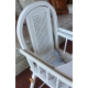 Chaise haute d'enfant peinte en blanc