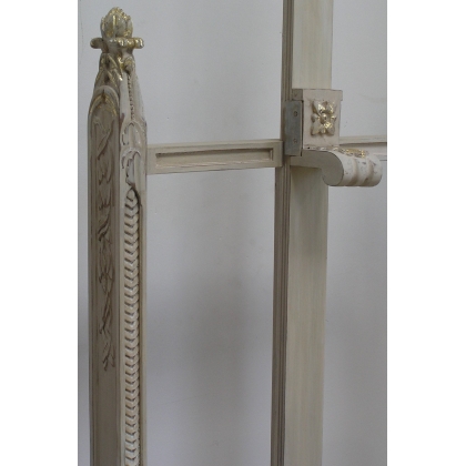 A richly decorated Louis XVI-style easel by Moinat SA – Antiques and interior design