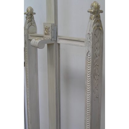 A richly decorated Louis XVI-style easel by Moinat SA – Antiques and interior design