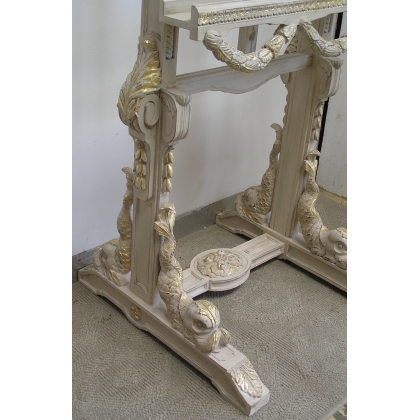 A richly decorated Louis XVI-style easel by Moinat SA – Antiques and interior design