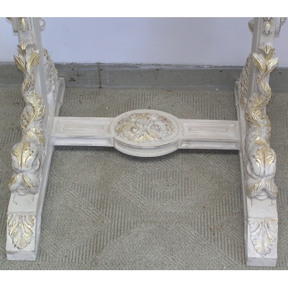 A richly decorated Louis XVI-style easel by Moinat SA – Antiques and interior design