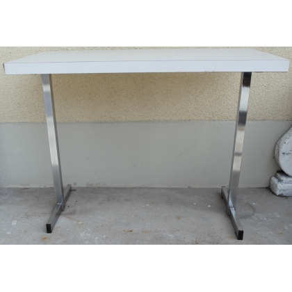  Table blanche rectangulaire, en formica sur  Moinat SA  - Antiquités décoration