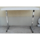 Table blanche rectangulaire, en formica