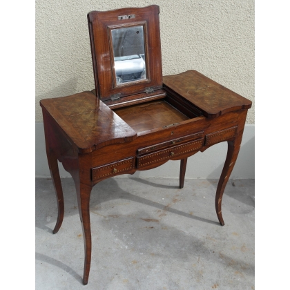  Coiffeuse Louis XV, en bois marqueté. sur  Moinat SA  - Antiquités décoration
