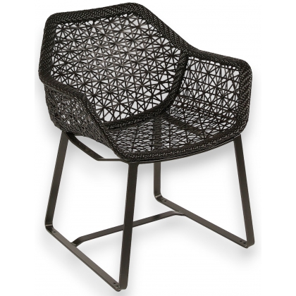 Fauteuil \"Maia\" en aluminium et fibre tressée