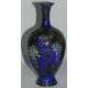 Paire de vases bleus cloisonnés. Décor