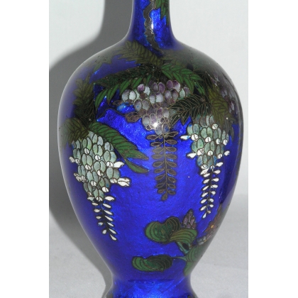  Paire de vases bleus cloisonnés. Décor sur  Moinat SA  - Antiquités décoration