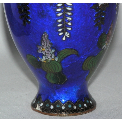 Paire de vases bleus cloisonnés. Décor sur  Moinat SA  - Antiquités décoration