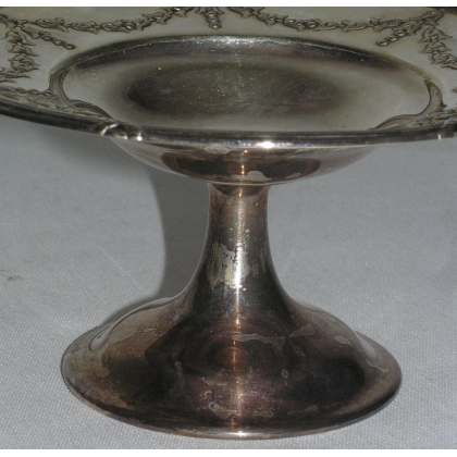  Coupe ronde sur pied, en métal argenté. sur  Moinat SA  - Antiquités décoration