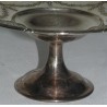  Coupe ronde sur pied, en métal argenté. sur  Moinat SA  - Antiquités décoration