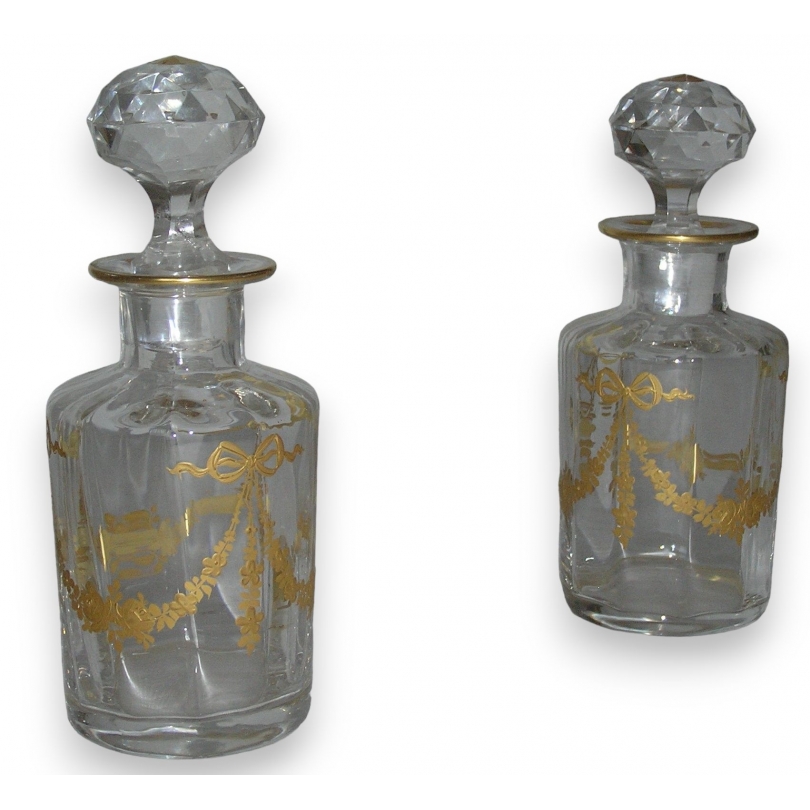 Paire de carafes, en cristal. Décor