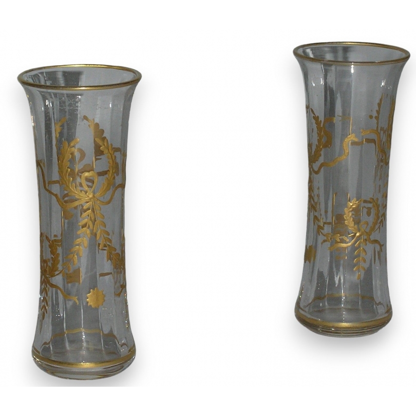 Paire de vases, en cristal. Décor doré