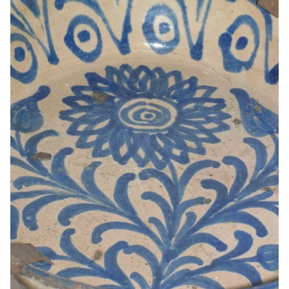 Deep dish, made of Spanish earthenware. Decorated by  Moinat SA  - Antiques and home décor