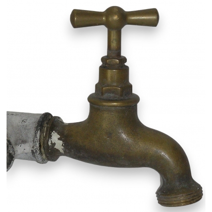 Robinet ancien, en laiton. Suisse.