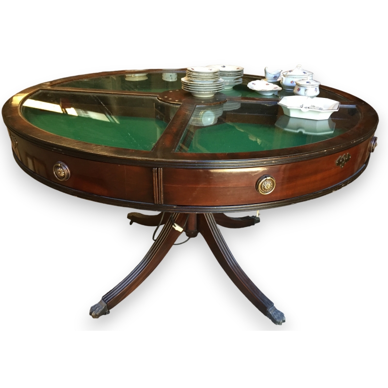 Round Table, display case for Moinat SA Antiquités décoration