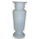 Vase festonné, en opaline blanche.