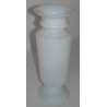 Scalloped vase, in white opaline. on  Moinat SA  - Antiques and home décor