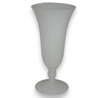 Vase, en opaline blanche.