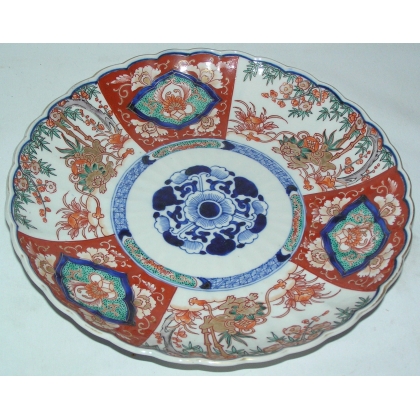 Imari dish with lion motif, by Moinat SA – Antiques and home décor