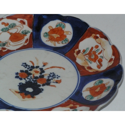 Imari plate, porcelain. Decorated by  Moinat SA  - Antiques and home décor