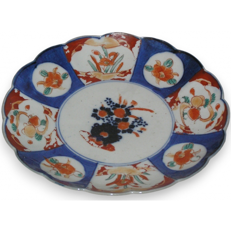 Imari plate, porcelain. Decorated by  Moinat SA  - Antiques and home décor