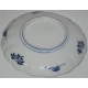 Assiette Imari, en porcelaine. Décor