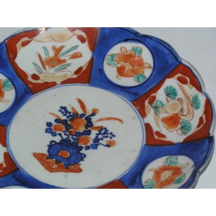 Imari plate, porcelain. Decorated by  Moinat SA  - Antiques and home décor