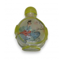 Tabatière chinoise en verre "Femme