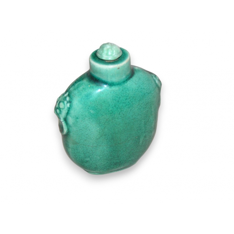 Chinese porcelain snuff box at  Moinat SA  - Antiques and home décor