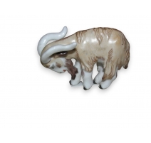 Petit bouquetin en porcelaine
