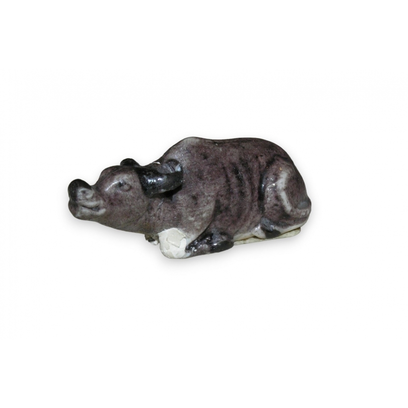 Petit buffle en porcelaine