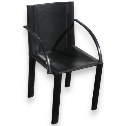 Fauteuil 1960, en cuir noir du designer