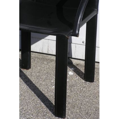 Fauteuil 1960, en cuir noir du designer