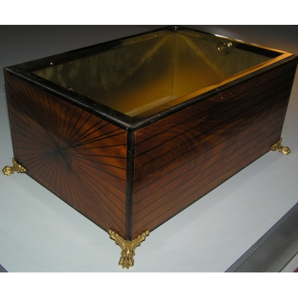 Wooden inlaid planter. By  Moinat SA  - Antiques and home décor