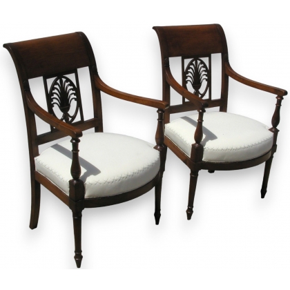 Paire de fauteuils Directoire.