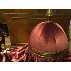 Royal dog or cat bed at Moinat SA – Antiques and home décor